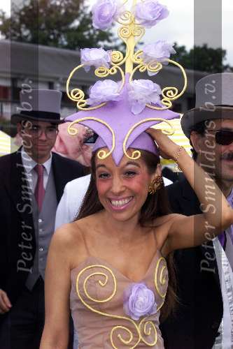 Ascot ( Engeland ) 17 juni 1999
Hoeden...hoeden  en nog meer hoeden op de LADY\'S-day tijdens de Ascot paardenraces
Restaurant en terrasjes