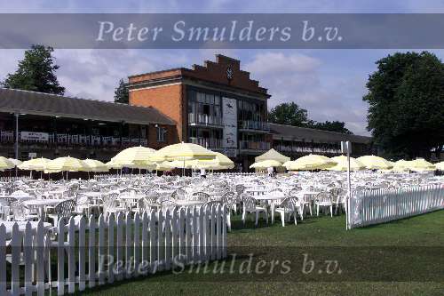 Ascot ( Engeland ) 17 juni 1999
Hoeden...hoeden  en nog meer hoeden op de LADY\'S-day tijdens de Ascot paardenraces
Restaurant en terrasjes