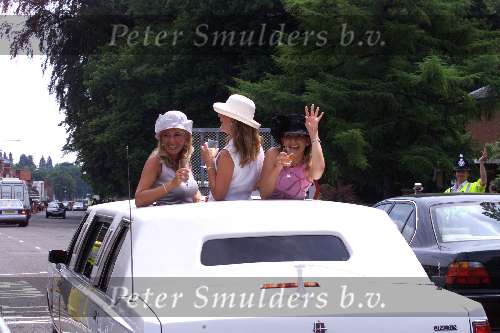 Ascot ( Engeland ) 17 juni 1999
Hoeden...hoeden  en nog meer hoeden op de LADY\'S-day tijdens de Ascot paardenraces
Limousine