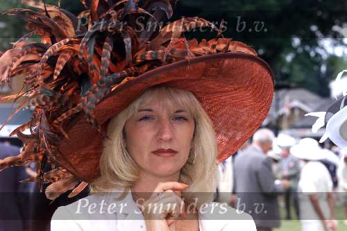 Ascot ( Engeland ) 17 juni 1999
Hoeden...hoeden  en nog meer hoeden op de LADY\'S-day tijdens de Ascot paardenraces