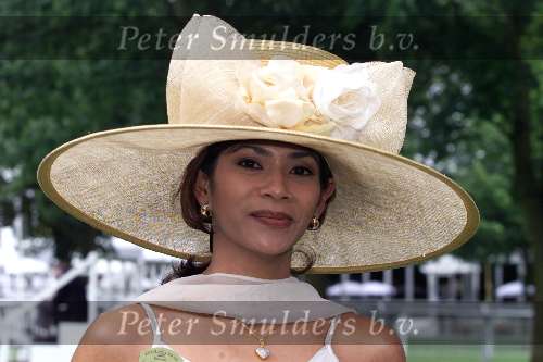 Ascot ( Engeland ) 17 juni 1999
Hoeden...hoeden  en nog meer hoeden op de LADY\'S-day tijdens de Ascot paardenraces