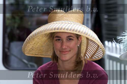 Ascot ( Engeland ) 17 juni 1999
Hoeden...hoeden  en nog meer hoeden op de LADY\'S-day tijdens de Ascot paardenraces