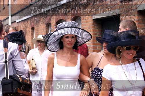 Ascot ( Engeland ) 17 juni 1999
Hoeden...hoeden  en nog meer hoeden op de LADY\'S-day tijdens de Ascot paardenraces