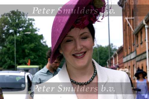 Ascot ( Engeland ) 17 juni 1999
Hoeden...hoeden  en nog meer hoeden op de LADY\'S-day tijdens de Ascot paardenraces
Restaurant en terrasjes