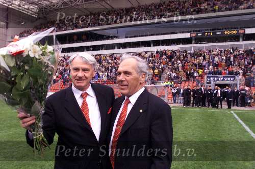 16 mei 1999
Afscheid Bobby Robson van eindhovens publiek samen met PSV-voorzitter Harry v Raaij