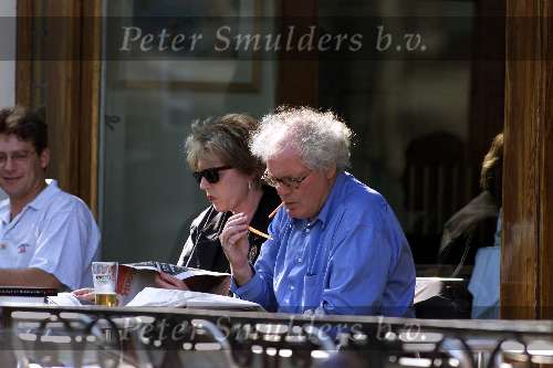 Amsterdam 16 juni 1999
De ontslagen Henk Spaan met vrouw en dochter op een amsterdams terras