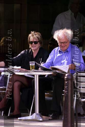 Amsterdam 16 juni 1999
De ontslagen Henk Spaan met vrouw en dochter op een amsterdams terras