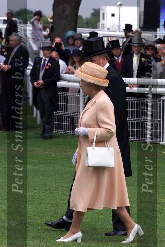 Ascot (Engeland ) 17 juni 1999
Ascot races met veel hoeden
Koning Elizabeth