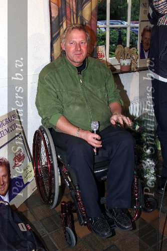 Blaricum, 8 juni 1999
Uitreiking CD van Koos Alberts
Koos Alberts in de rolstoel