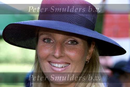 9 juni 1999
Haringparty Nijenrode - Breukelen
Paulette Schroder met hoed