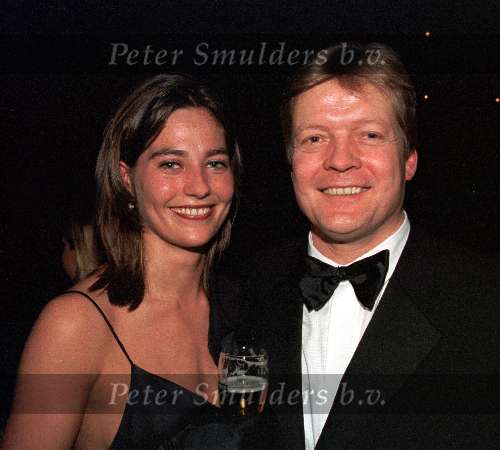 Soren Lerby met vriendin met een glas bier inde hand
14 Maart 1999
