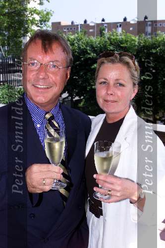 Amsterdam 16 juni 1999
Tom Mulder 30 jaar discjockey bij de radio met vrouw