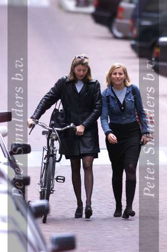 Amsterdam 11 juni 1999
Vanessa Loudon wandelend met een vriendin