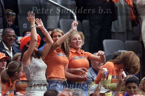Amsterdam 11 juni 2000
Nederland-Tjechie 1-0 tijdens EK
Chantal van Woensel en Angela Kluivert