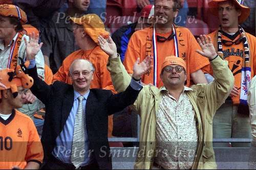 Amsterdam, 11 juni 2000
Carel Voordewind en Cees de Moor supporters
tijdens Nederland-Tsjechie, eindstand 1-0
Europees Kampioenschap voetbal 2000