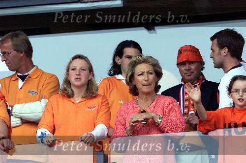 Rotterdam, 25 juni 2000   Euro 2000
Nederland-Yougoslavie, eindstand 6-1
4 doelpunten Patrick kluivert en 2 x Marc Overmars
Carin Verstraete en haar dochter 
Europees Kampioenschap voetbal 2000