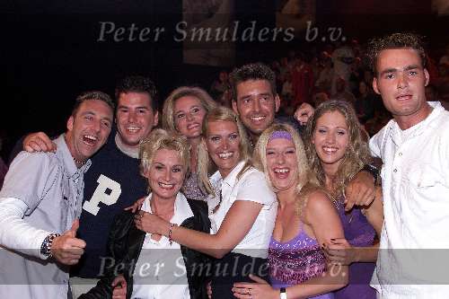 Hilversum 5 juni 2000
De laatste avond van DE BUS  in studio 22
Diverse buspassagiers