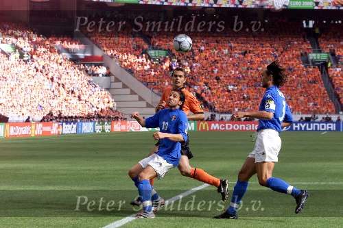 Amsterdam 29 juni 2000
Nederland-Italie 0-0 euro 2000
Del Piero en Phillip Cocu
Europees Kampioenschap voetbal 2000