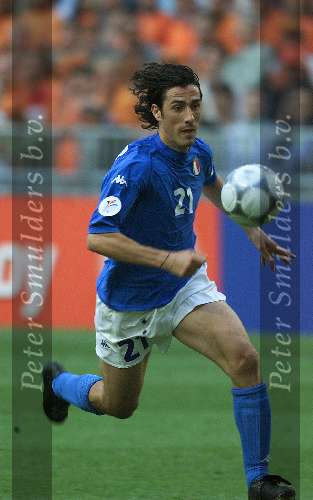 Amsterdam, 29 juni 2000   Euro 2000
Nederland-Italie, eindstand 0-0 ook na verlenging Italie wint na strafschoppen
Delvecchio
Europees Kampioenschap voetbal 2000