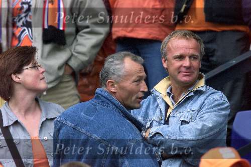 Rotterdam, 25 juni 2000   Euro 2000
Nederland-Yougoslavie, eindstand 6-1
Dick Jol op tribune
Europees Kampioenschap voetbal 2000