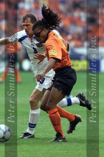 Amsterdam 11 juni 2000
Nederland-Tjechie 1-0 tijdens EK
Edgar Davids in duel met Latal
Europees Kampioenschappen voetbal 2000