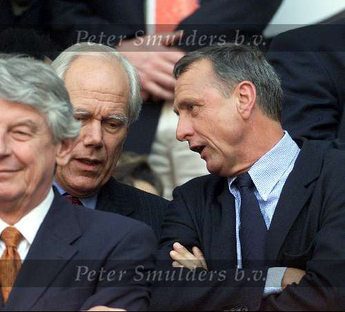 Amsterdam 29 juni 2000  Euro 2000
1/2 finale Nederland-Italie, eindstand 0-0 na verlenging 0-0 Nederland verliest met strafschoppen
Eef Brouwers in gesprek met Johan Cruyff
Europees Kampioenschap Voetbal 2000