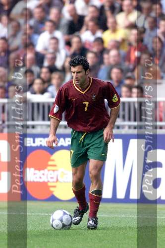 Amsterdam, 24 juni 2000   Euro 2000
Portugal-Turkije, eindstand 2-0
Figo
Europees Kampioenschap Voetbal 2000