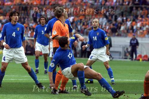 Amsterdam, 29 juni 2000   Euro 2000
Nederland-Italie, eindstand 0-0 ook na verlenging Italie wint na strafschoppen
Frank de Boer
Europees Kampioenschap Voetbal 2000