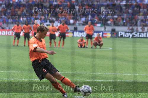 Amsterdam, 29 juni 2000   Euro 2000
Nederland-Italie, eindstand 0-0 ook na verlenging Italie wint na strafschoppen
Frank de Boer mist zijn penalty
Europees Kampioenschap Voetbal 2000