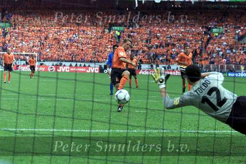 Amsterdam, 29 juni 2000   Euro 2000
Nederland-Italie, eindstand 0-0 ook na verlenging Italie wint na strafschoppen
Frank de Boer mist strafschop
Europees Kampioenschap Voetbal 2000