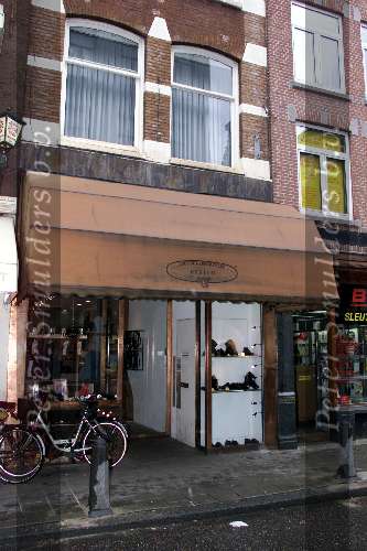 Amsterdam 5 juni 2000
De winkels waar Annette Sekreve en Prins Bernhard Jr boodschappen doen.
Fred de la Bretonniaire