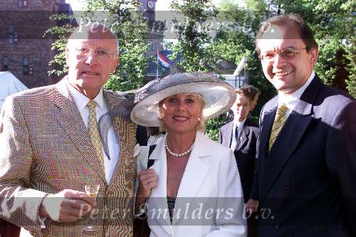 Breukelen 7 juni 2000
Haringparty op Nijenrode.
Hans Schmidt met vrienden
