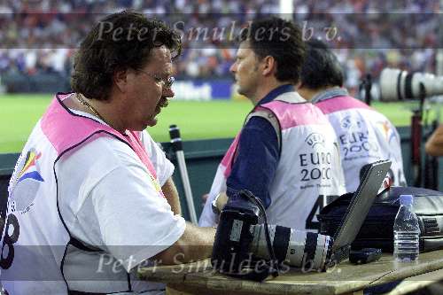 Rotterdam 20 juni 2000  Euro 2000
Duitsland-Portugal, eindstand 0-3
Hans v Tilburg werkend achter de laptop
Europees Kampioenschap Voetbal 2000