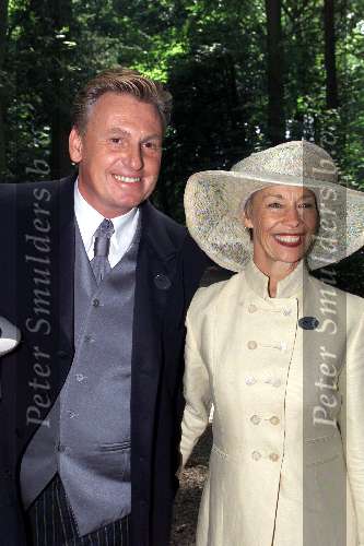 Heiloo 30 juni 2000
Nikki Huisman en Frank la croix trouwen.
Dochter Hennie Huisman
Henny Huisman en zijn vrouw Lia