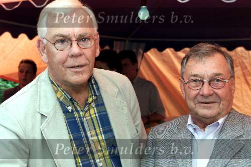 Geldrop 25 juni 2000
Trea Dobbs getrouwd voor de derde maal met Hans
Herman Stok met man