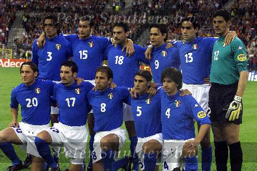 Brussel 14 Juni 2000
Italie-Belgie, eindstand 0-2
staande v.l.n.r. : Paolo Maldini, Mark Juliano, Stefano Fiore, Filippo Inzaghi, Alessandro Nesta, Francesco Toldo
Gehurkt v.l.n.r.: Francesco Totti, Gianluca Zambrotta, Antonio Conte, Fabio Cannavaro en demetrio Albertini
Europees Kampioenschap Voetbal 2000