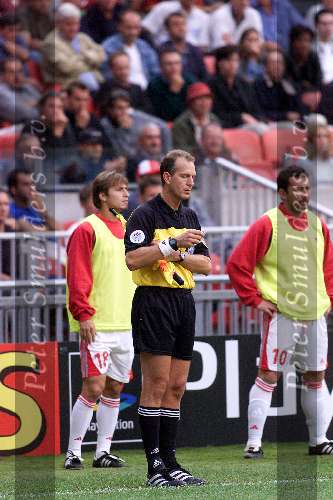 Amsterdam, 24 juni 2000   Euro 2000
Portugal-Turkije, eindstand 2-0
Jaap Pool
Europees Kampioenschap Voetbal 2000