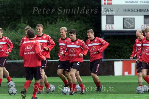 Landgraaf 6 juni 2000
Training Denemarken met Jan Heintze, Jon Dahl Tomasson en Jesper Gronkjaer
Europees Kampioenschap Voetbal 2000