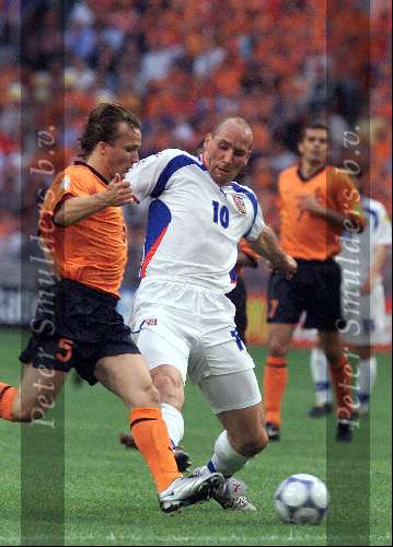 Amsterdam, 11 juni 2000
Nederland-Tsjechie, eindstand 1-0 door penalty van Frank de Boer in de 89e minuut.
Boudewijn Zenden contra Jan Koller
Europees Kampioenschap Voetbal 2000