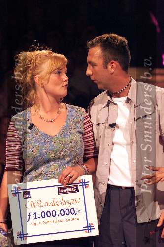 Hilversum 5 juni 2000
De laatste avond van DE BUS  in studio 22
Winnares Antoinette met haar vriend en mede bus passagier  Job de Bus