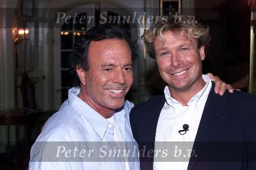 Volendam 20 juni 2000
Hans Kraay Jr en Julio Iglesias.
