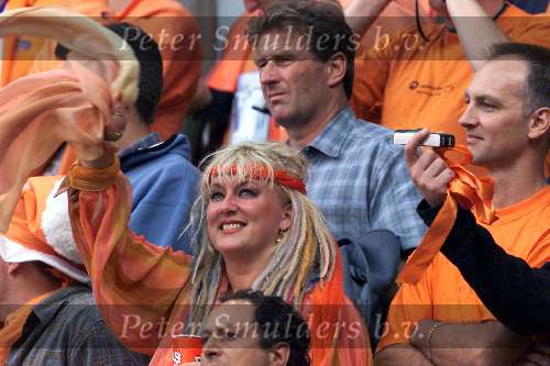 Amsterdam 29 juni 2000
Nederland-Italie 0-0 euro 2000
Karin Bloemen met man
Europees Kampioenschap Voetbal 2000