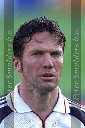 Rotterdam, 20 juni 2000   Euro 2000
Portugal-Duitsland, eindstand 3-0
Lothar Matthaus
Europees Kampioenschap Voetbal 2000