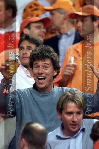 Amsterdam 21 juni 2000 euro 2000
Nederland-Frankrijk 3-2
Marc Klein Essink met een glaasje bier
Europees Kampioenschap Voetbal 2000