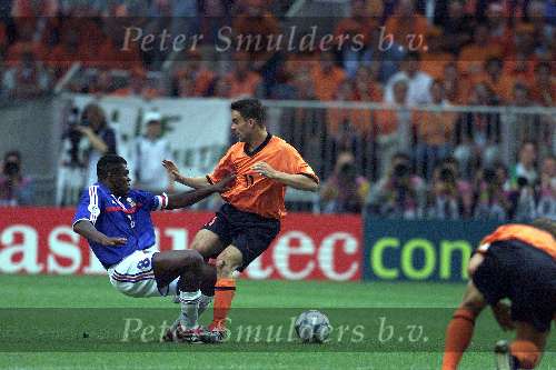 Amsterdam 21 juni 2000 euro 2000
Nederland-Frankrijk 3-2
Marc Overmars en Desailly shirtje trekken
Europees Kampioenschap Voetbal 2000