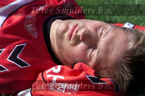 Landgraaf 6 juni 2000
Training Denemarken met Jan Heintze, Jon Dahl Tomasson en Jesper Gronkjaer
Blessure voor sterspeler Martin Jorgensen
Europees Kampioenschap Voetbal 2000