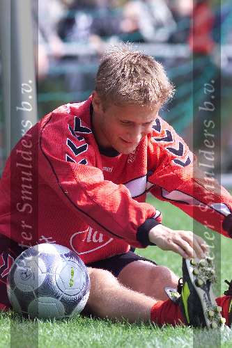 Landgraaf 6 juni 2000
Training Denemarken met Jan Heintze, Jon Dahl Tomasson en Jesper Gronkjaer
Blessure voor sterspeler Martin Jorgensen
Europees Kampioenschap Voetbal 2000