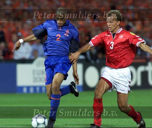 Rotterdam16 juni 2000 Euro 2000
Nederland-Denemarken, eindstand 3-0
Michael Reiziger en Rene Henriksen
Europees Kampioenschap Voetbal 2000