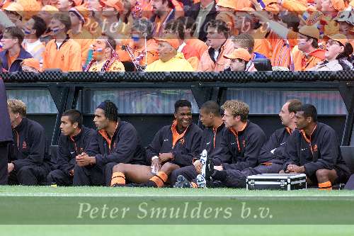 Rotterdam, 25 juni 2000   Euro 2000
Nederland-Yougoslavie, eindstand 6-1
Patrick Kluivert  en Michael reiziger op de reservebank.
Giovanni v Bronckhorst Pierre v Hooydonk Aron Winter Ed de Goey Bert konterman
Europees Kampioenschap Voetbal 2000