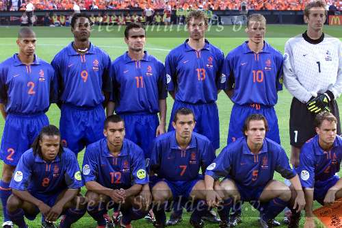 Rotterdam16 juni 2000 Euro 2000
Nederland-Denemarken, eindstand 3-0
Michael Reiziger Patrick kluivert Marc Overmars Bert konterman Dennis Bergkamp Edwin v d Sar Edgar Davids Giovanni v Bronckhorst Phillip Cocu Boudewijn Zenden
Frank de boer
Europees Kampioenschap Voetbal 2000